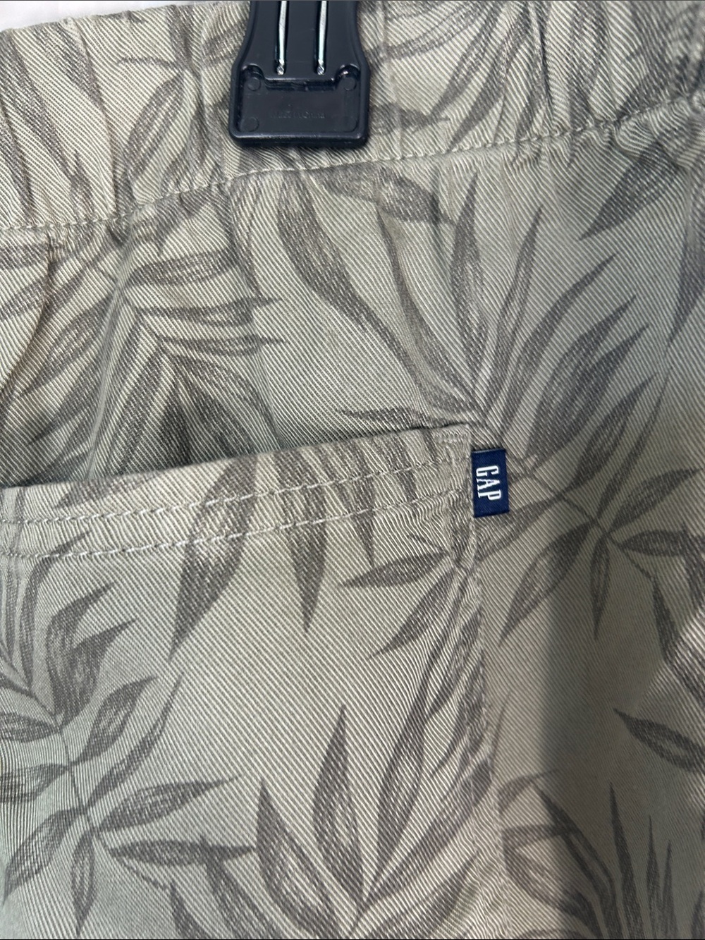 GAP Olive Leaf Print Drawstring Shorts - Picture 6 of 8